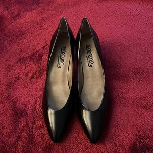 New Black Bandolino Heels